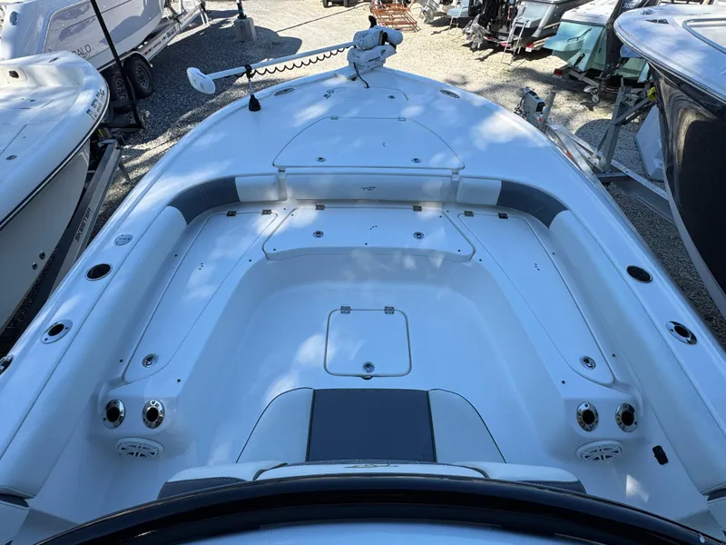 Slide: The Image of 2020 Tidewater 2500 Carolina Bay boat deck, spacious and well-equipped for fishing. - 21