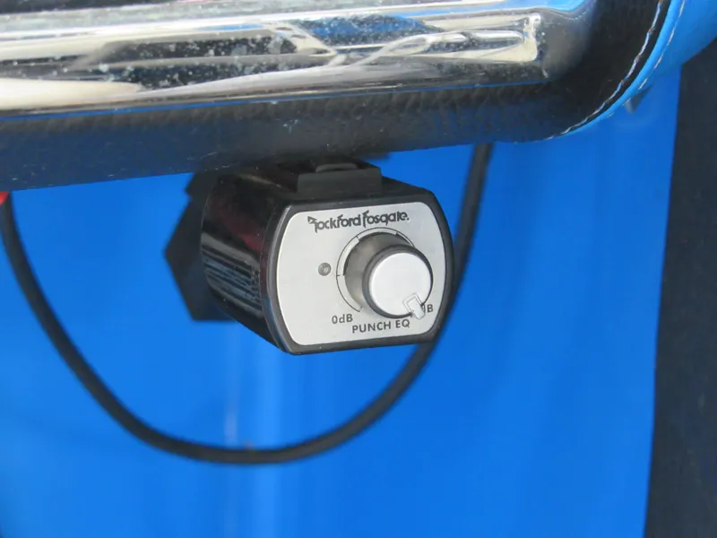 Slide: The Image of Rockford Fosgate Punch EQ knob in 2012 Malibu Wakesetter 22 MXZ boat. - 10