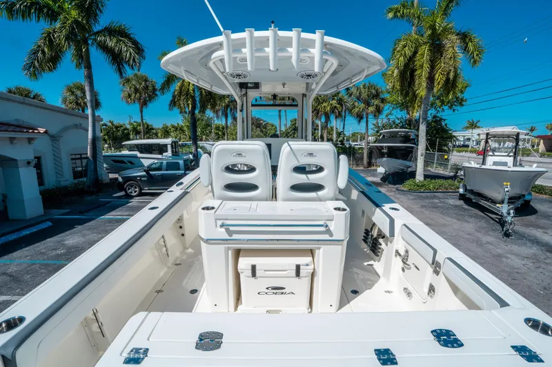 Slide: The Image of Cobia 265 Center Console 2025 - 9