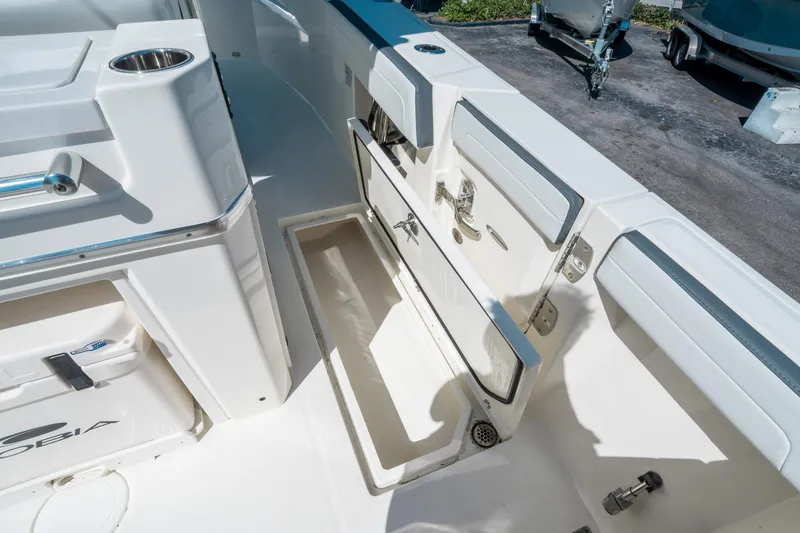 Slide: The Image of Cobia 265 Center Console 2025 - 15
