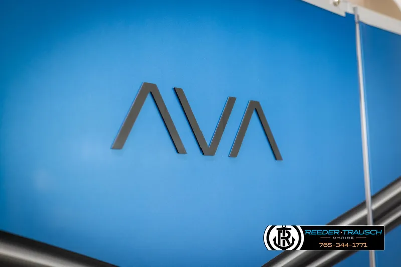 Slide: The Image of 2025 Avalon LSZ VRB logo on blue background, Reeder-Trausch Marine branding. - 48