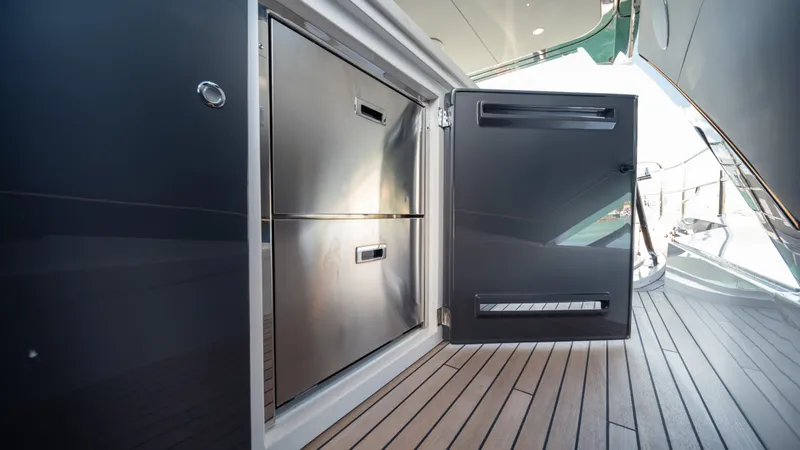 Slide: The Image of Sunseeker 88 Yacht 2025 - 67