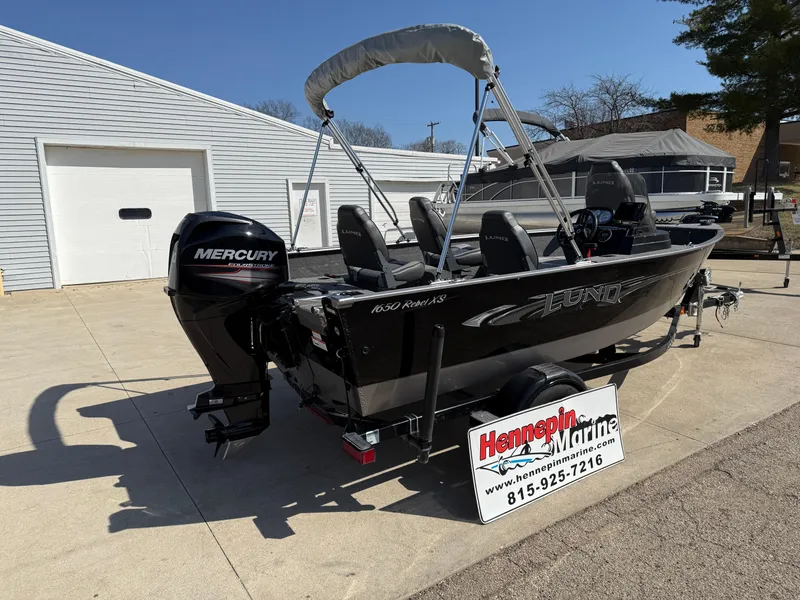 Slide: The Image of 2017 Lund 1650 Rebel XS SS boat with Mercury engine at Hennepin Marine dealership. - 6