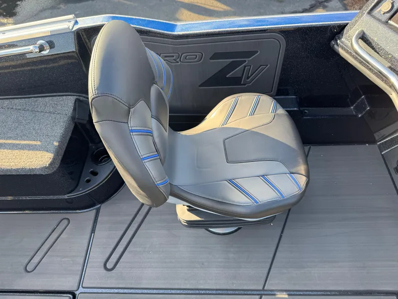 Slide: The Image of 2024 Nitro ZV21 Pro boat seat with sleek design and blue accents. - 5