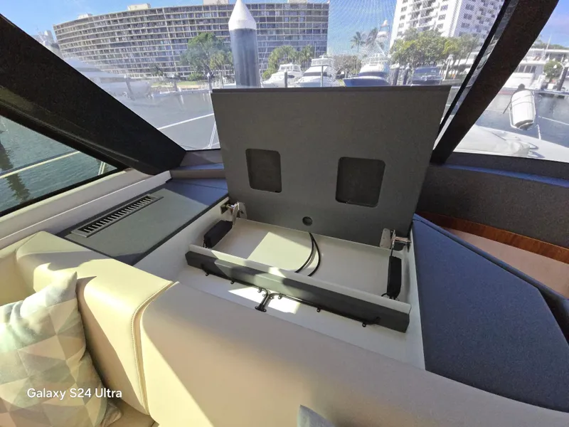 Slide: The Image of Riviera 54 Enclosed Flybridge 2022 - 102