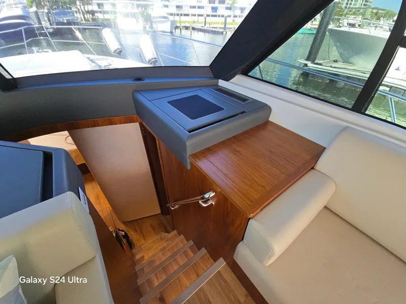 Slide: The Image of Riviera 54 Enclosed Flybridge 2022 - 105