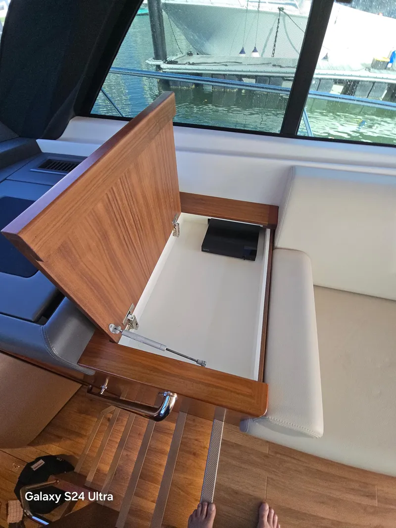 Slide: The Image of Riviera 54 Enclosed Flybridge 2022 - 108