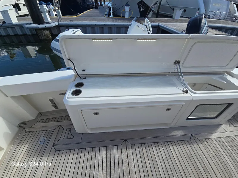 Slide: The Image of Riviera 54 Enclosed Flybridge 2022 - 152