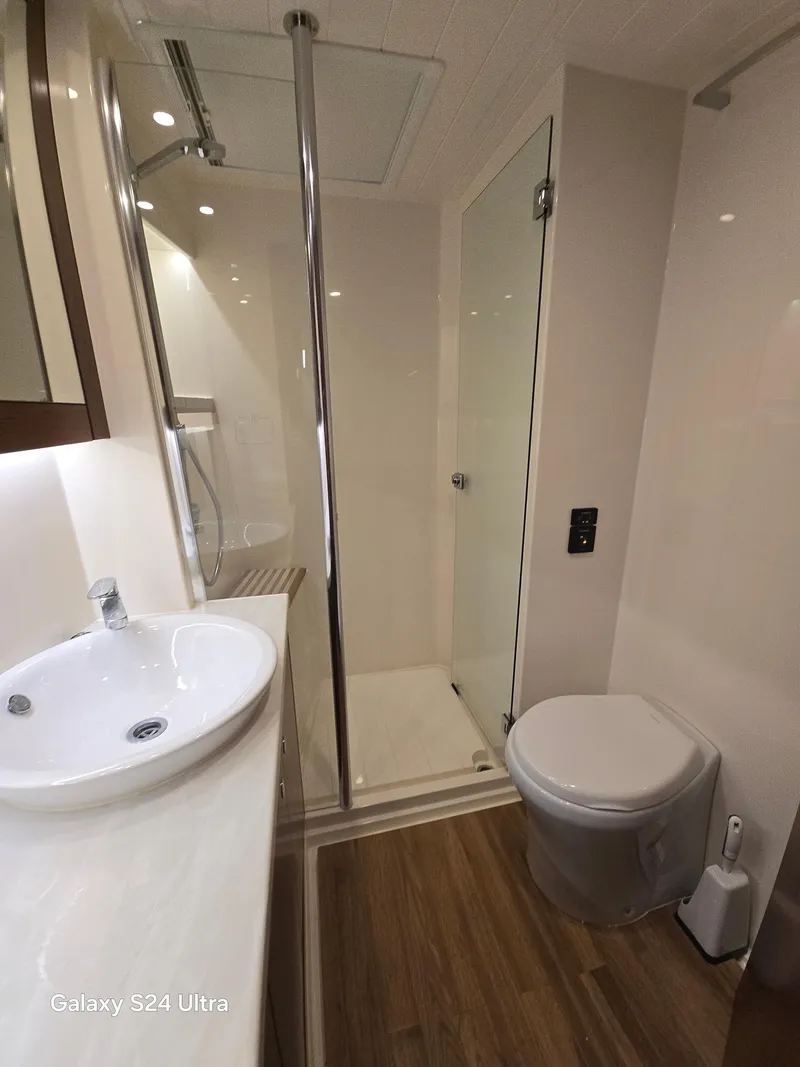 Slide: The Image of Riviera 54 Enclosed Flybridge 2022 - 65