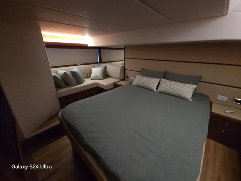 Slide: The Image of Riviera 54 Enclosed Flybridge 2022 - 77