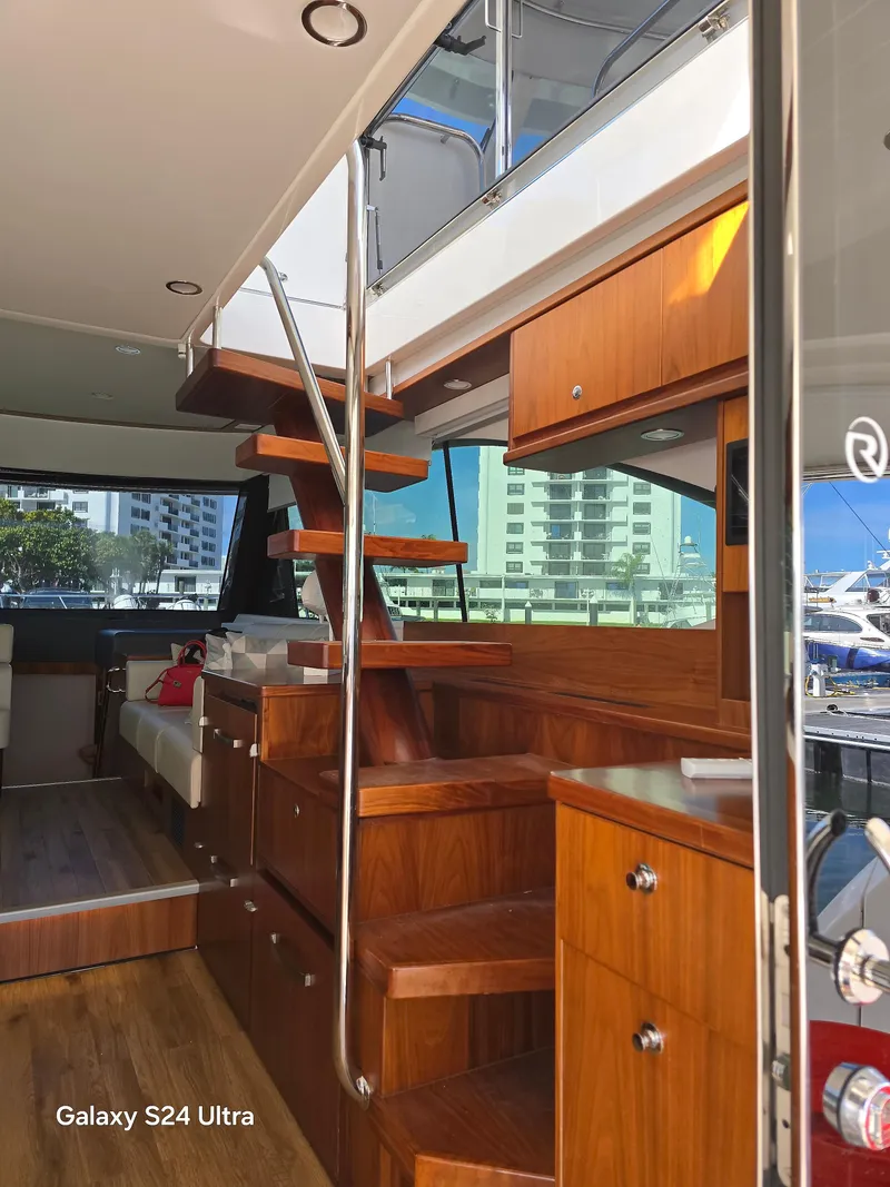 Slide: The Image of Riviera 54 Enclosed Flybridge 2022 - 89
