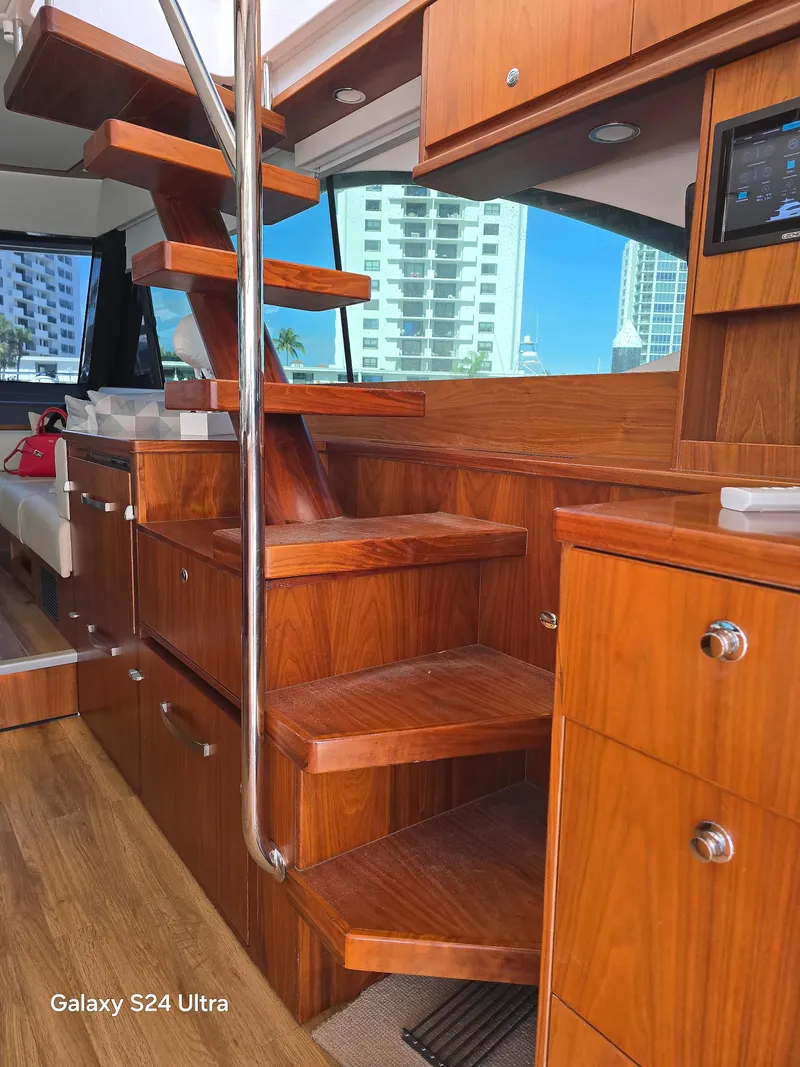 Slide: The Image of Riviera 54 Enclosed Flybridge 2022 - 90