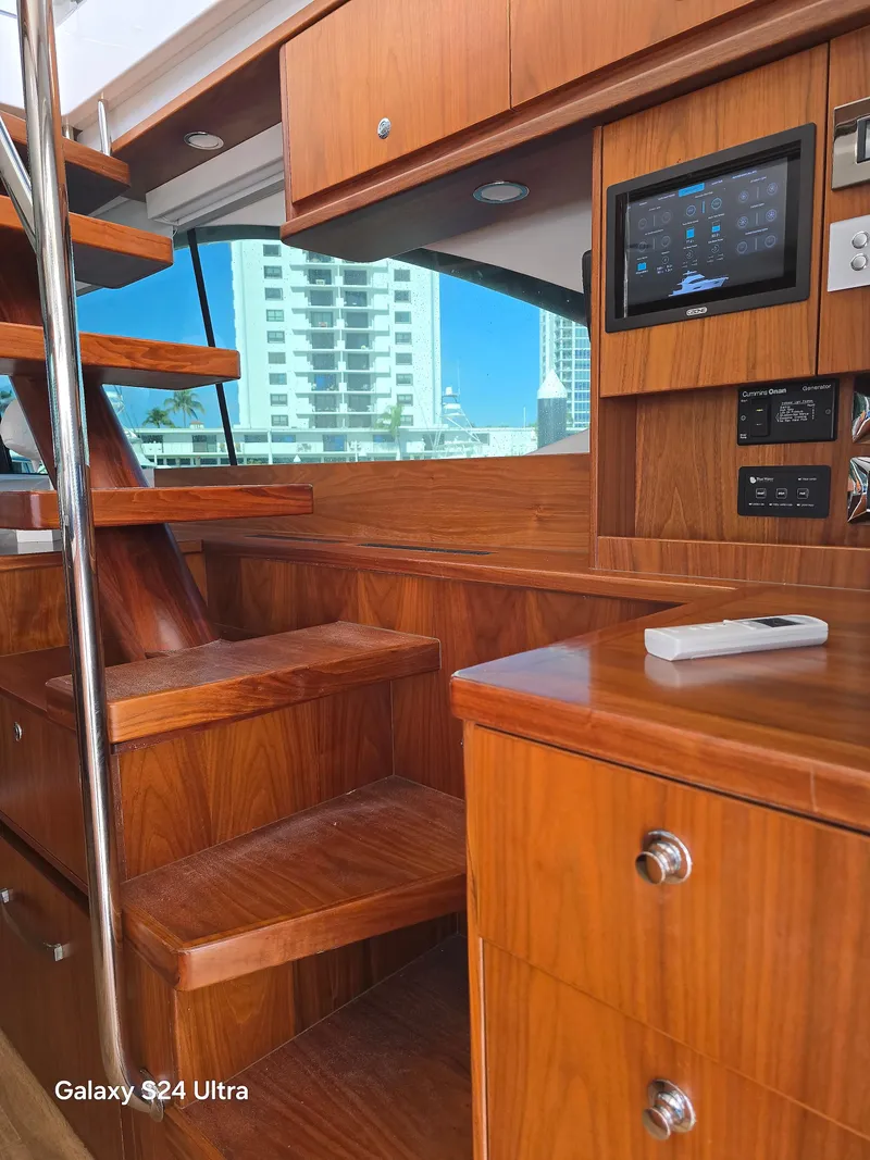Slide: The Image of Riviera 54 Enclosed Flybridge 2022 - 91