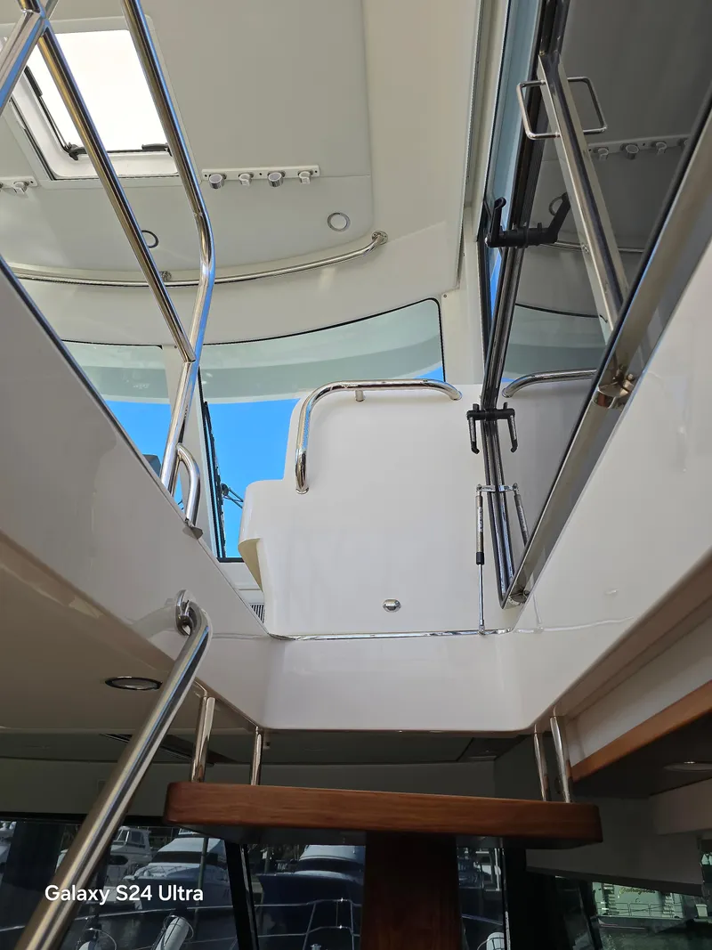 Slide: The Image of Riviera 54 Enclosed Flybridge 2022 - 93