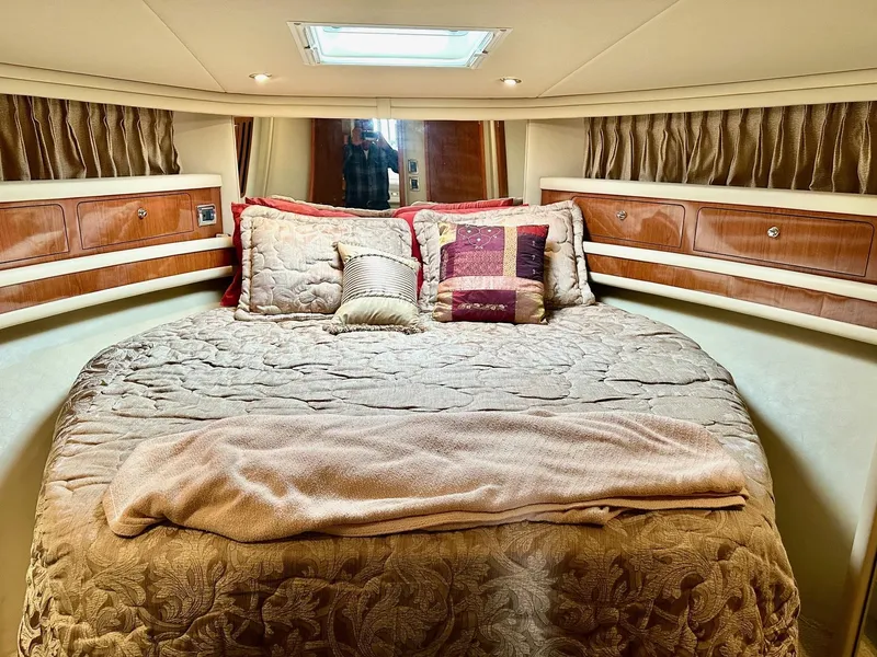 Slide: The Image of Primary Berth On Center - 19