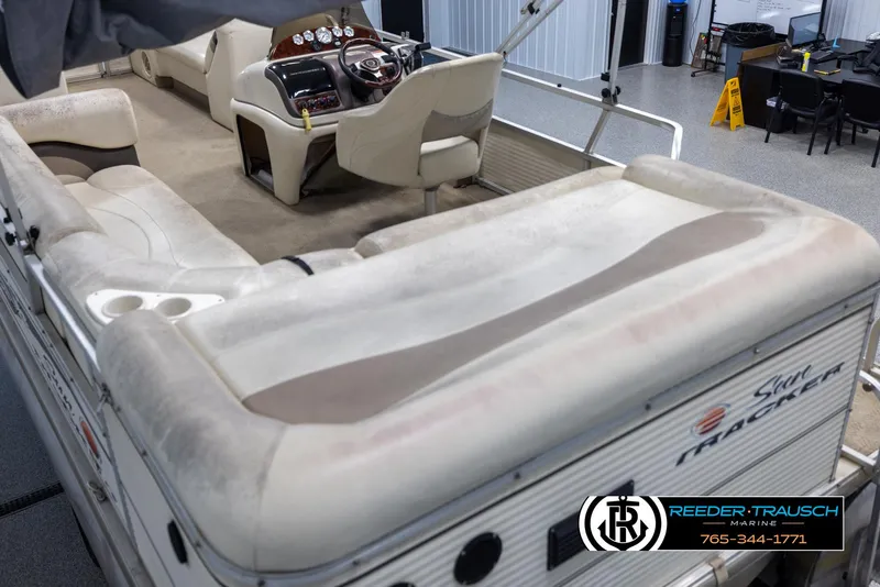 Slide: The Image of Sun Tracker 22 Party Barge 2005 - 11