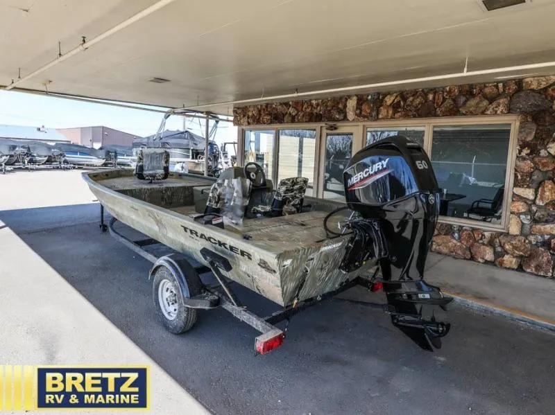 Slide: The Image of 2025 Grizzly 1754 SC boat with Mercury engine at Bretz RV & Marine dealership. - 4