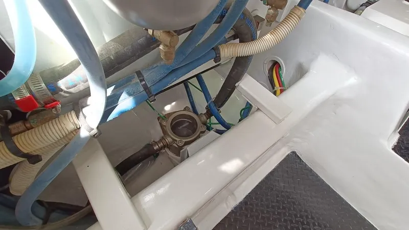 Slide: The Image of Viking 62 Enclosed Bridge 2018 - 62