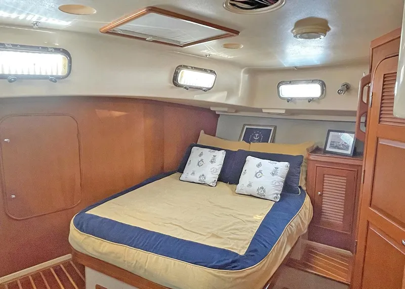 Slide: The Image of Aft owners stateroom berth - 34
