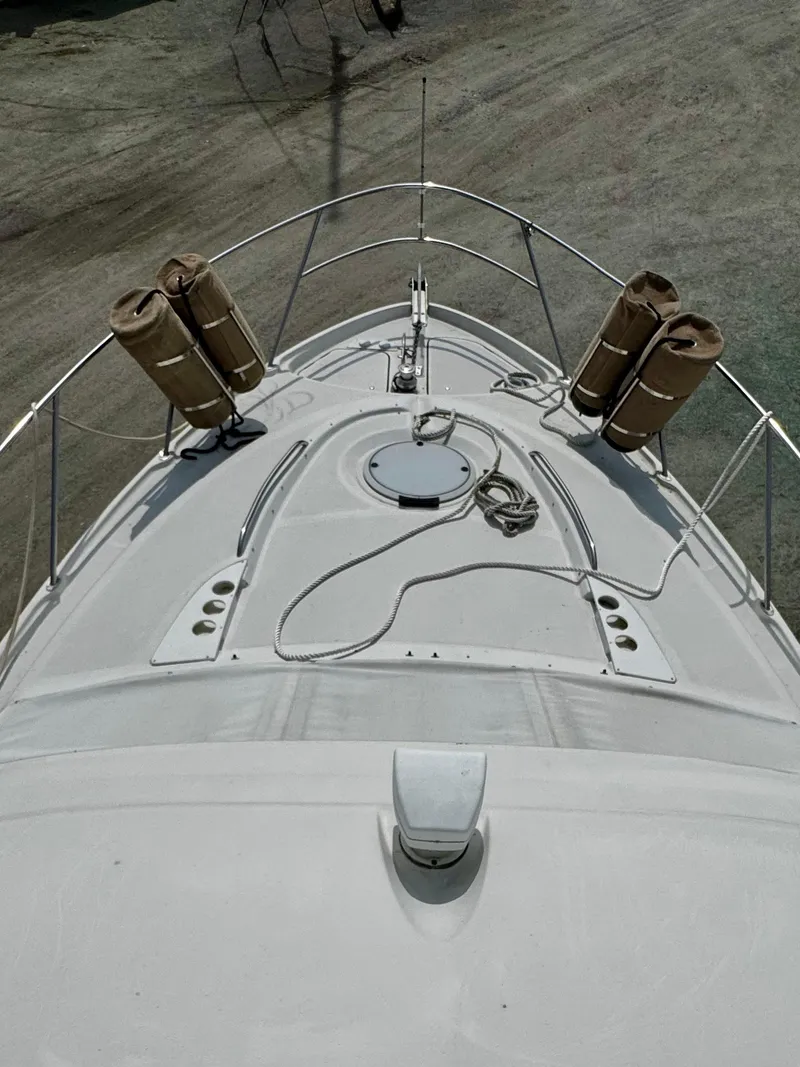 Slide: The Image of 1998 Maxum 4100 SCA - 10