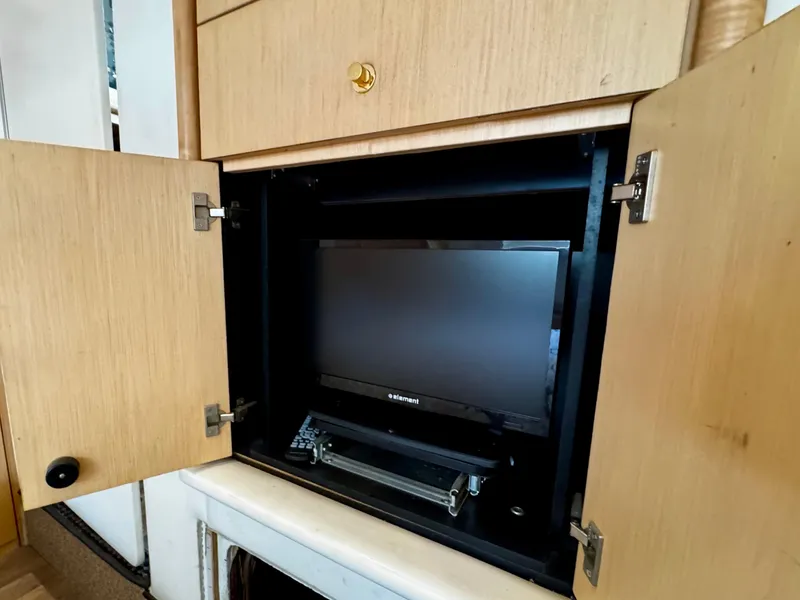 Slide: The Image of 1998 Maxum 4100 SCA - 105