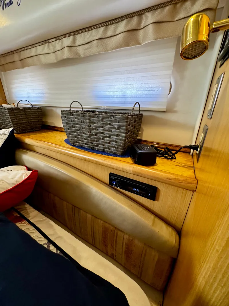 Slide: The Image of 1998 Maxum 4100 SCA - 107