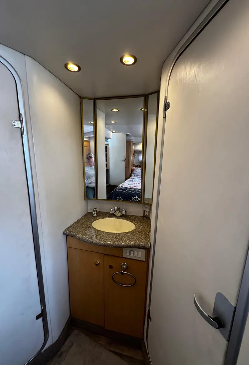 Slide: The Image of 1998 Maxum 4100 SCA - 108