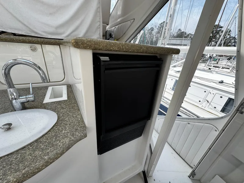 Slide: The Image of 1998 Maxum 4100 SCA - 113