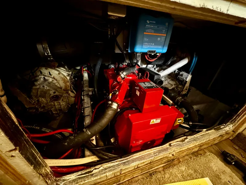 Slide: The Image of 1998 Maxum 4100 SCA - 119