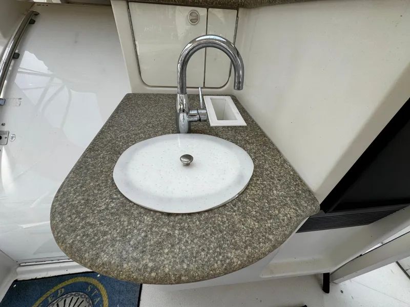 Slide: The Image of 1998 Maxum 4100 SCA - 25