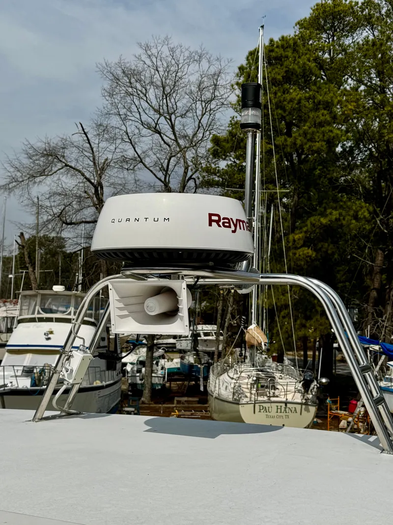 Slide: The Image of 1998 Maxum 4100 SCA - 40