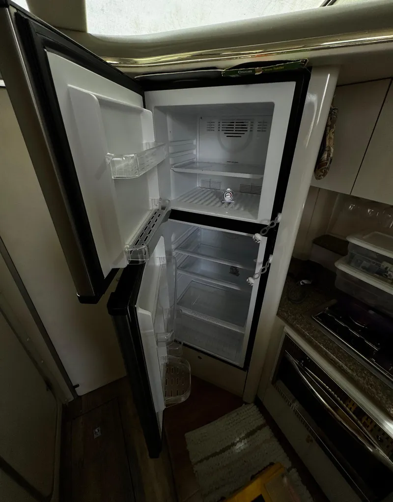 Slide: The Image of 1998 Maxum 4100 SCA - 53