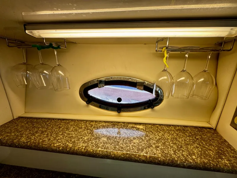 Slide: The Image of 1998 Maxum 4100 SCA - 55