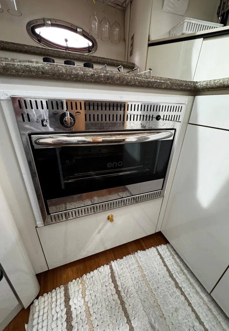 Slide: The Image of 1998 Maxum 4100 SCA - 58