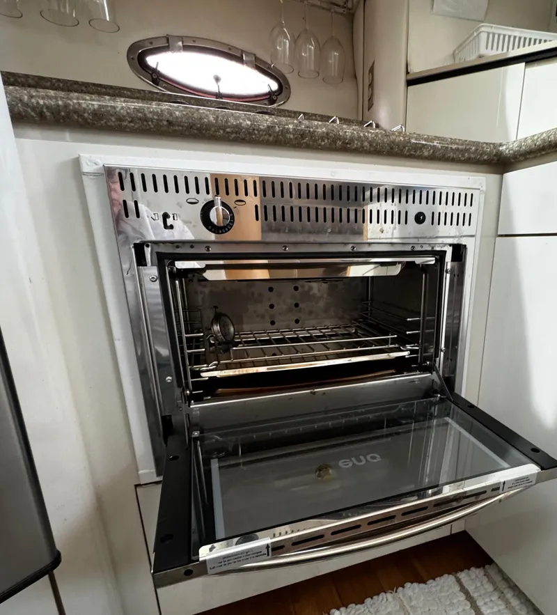 Slide: The Image of 1998 Maxum 4100 SCA - 59