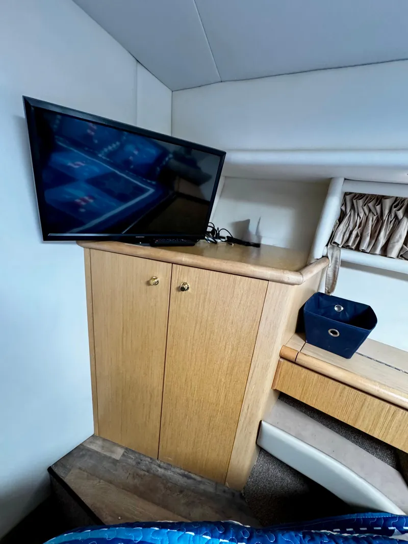 Slide: The Image of 1998 Maxum 4100 SCA - 75