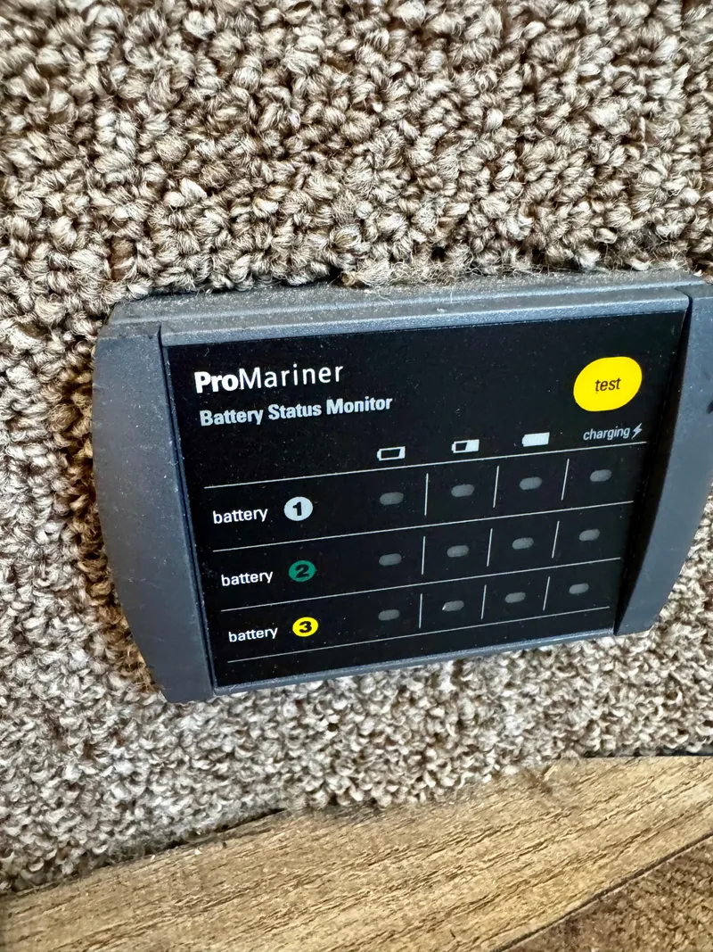 Slide: The Image of 1998 Maxum 4100 SCA - 84