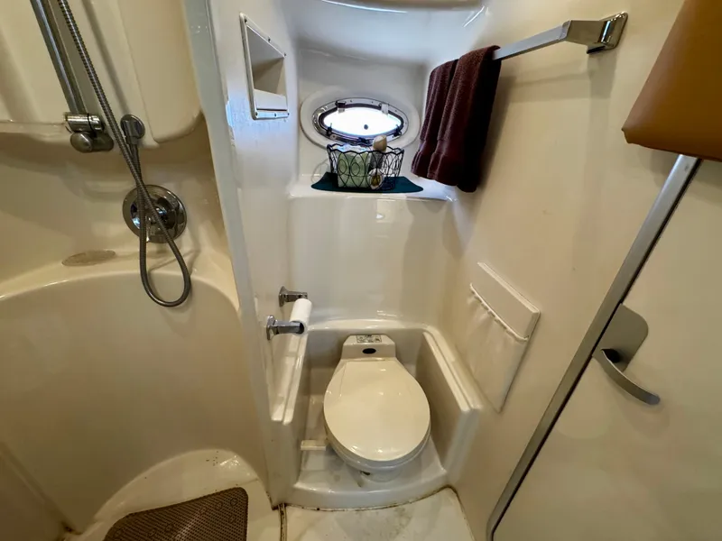 Slide: The Image of 1998 Maxum 4100 SCA - 88