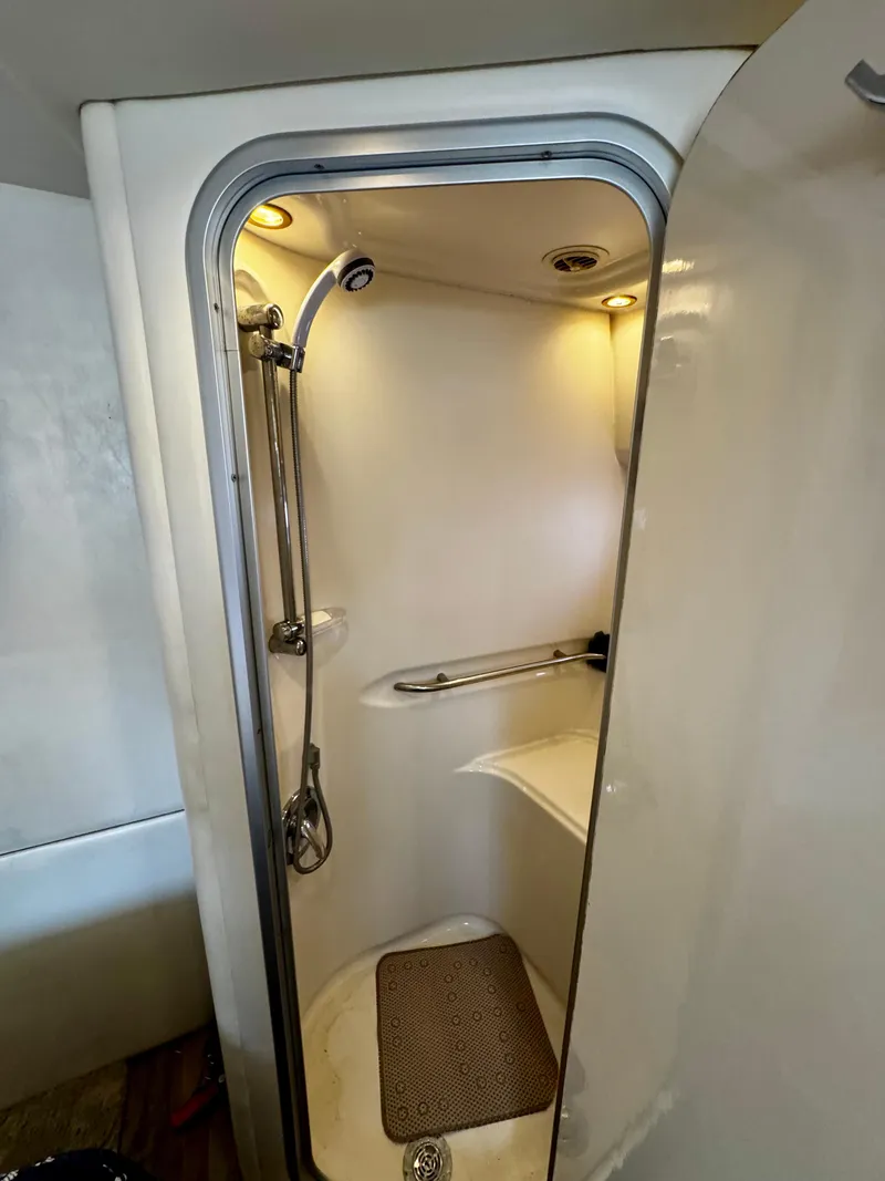 Slide: The Image of 1998 Maxum 4100 SCA - 99