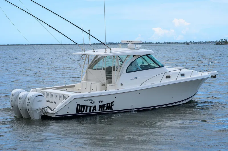 Slide: The Image of Pursuit 38 OUTTA HERE - Starboard Aft Profile - 37