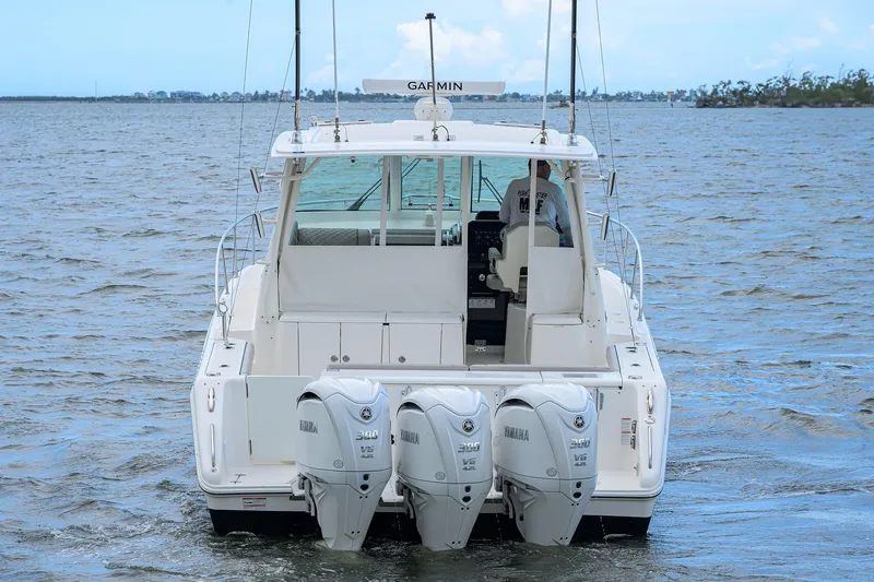 Slide: The Image of Pursuit 38 OUTTA HERE - Aft Profile - 40