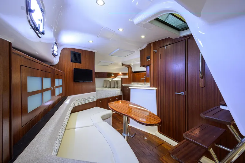 Slide: The Image of Pursuit 38 OUTTA HERE - Salon - 5