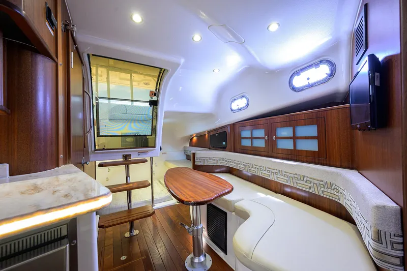 Slide: The Image of Pursuit 38 OUTTA HERE - Salon - 6