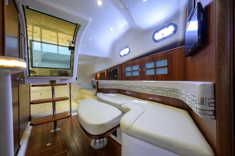 Slide: The Image of Pursuit 38 OUTTA HERE - Salon - 8