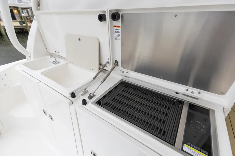 Slide: The Image of Pursuit OS 385 Offshore 2018 - 55