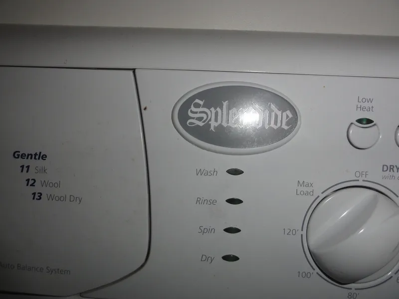 Slide: The Image of Meridian 441 Sedan 2009 - 60