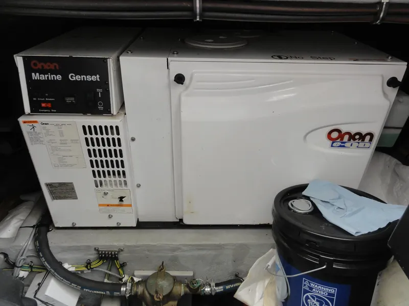 Slide: The Image of Meridian 441 Sedan 2009 - 69