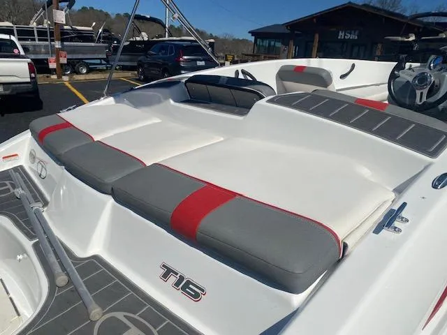 Slide: The Image of Tahoe T16 2019 - 10