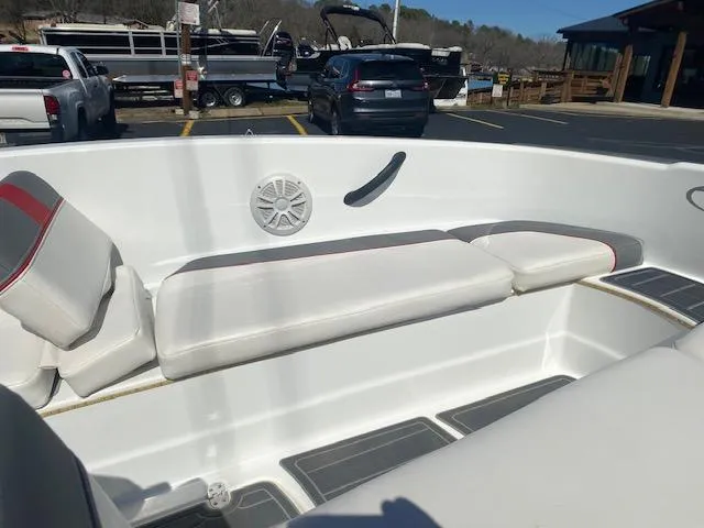 Slide: The Image of Tahoe T16 2019 - 14