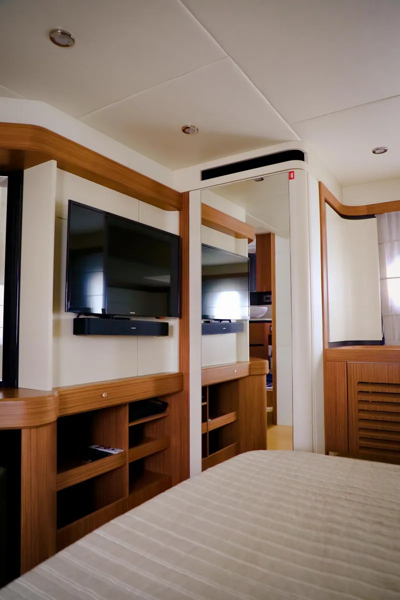 Slide: The Image of Absolute 50 Fly 2019 - 51